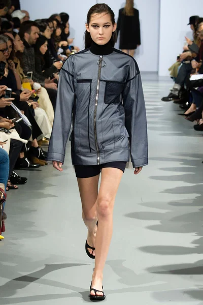Look 9